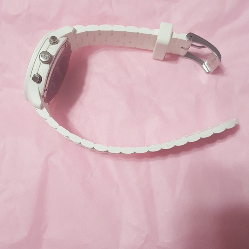 01:04 - Michael Kors Ladies Chronograph Women's Watch - Picture 8 of 15